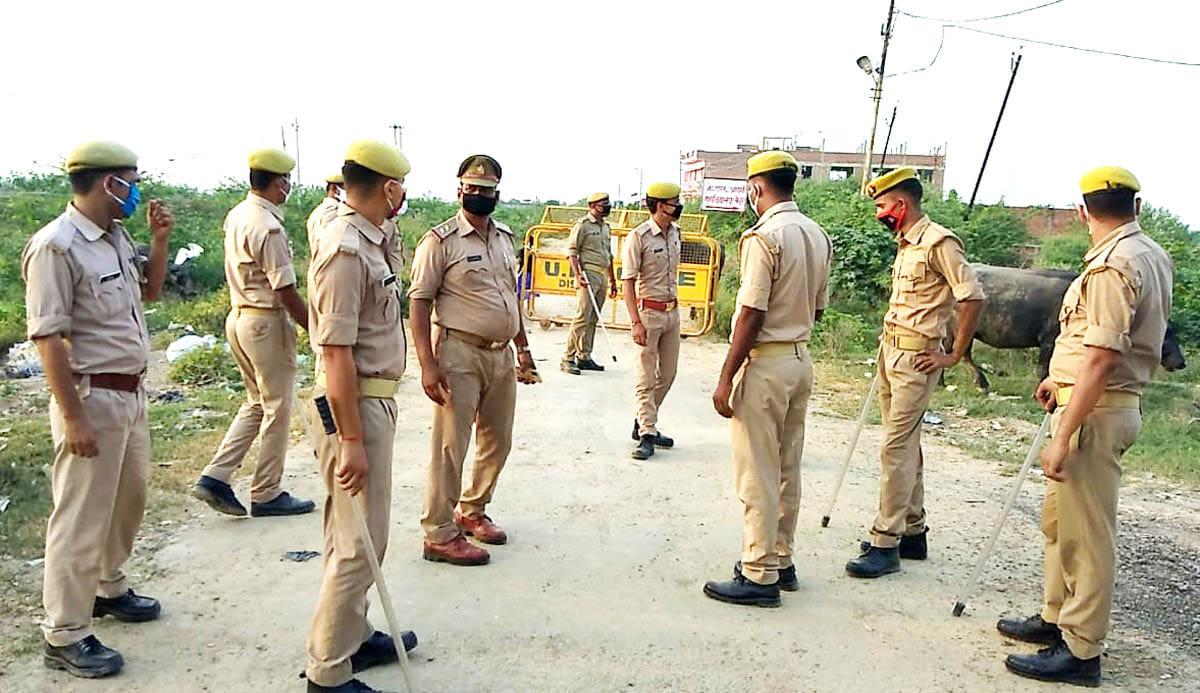 हमीरपुर में बिकरू कांड का आरोपी और दहशतगर्द विकास दुबे के भतीजे अमर दुबे के एनकाउंटर के मामले की ? हमीरपुर में बिकरू कांड का आरोपी और दहशतगर्द विकास दुबे के भतीजे अमर दुबे के एनकाउंटर के मामले की ?