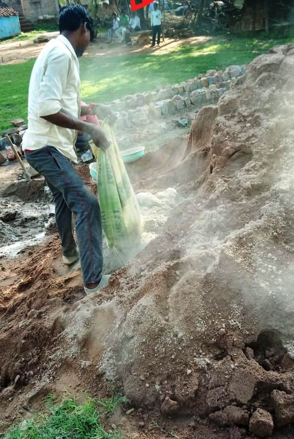 ग्राम पंचायत कलौथरा में हो रहा नाली निर्माण ग्राम पंचायत कलौथरा में हो रहा नाली निर्माण