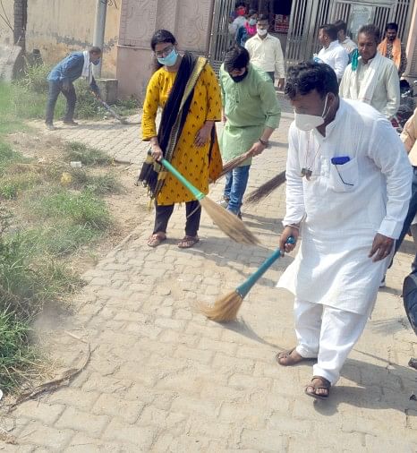 Bjp S Cleanliness Campaign भ जप इय न चल य सफ ई अभ य न Shamli News