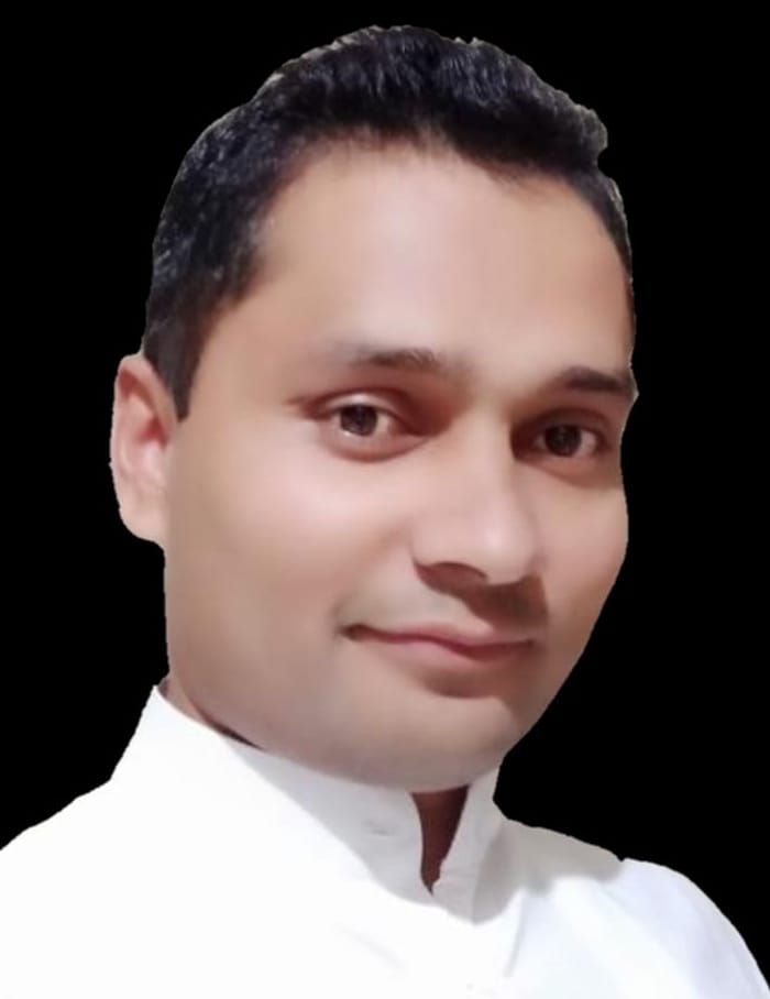 बिजनौर के प्राथमिक विद्यालय कासमपुर बीरू खालसा के सहायक अध्यापक अरशद सैफी।