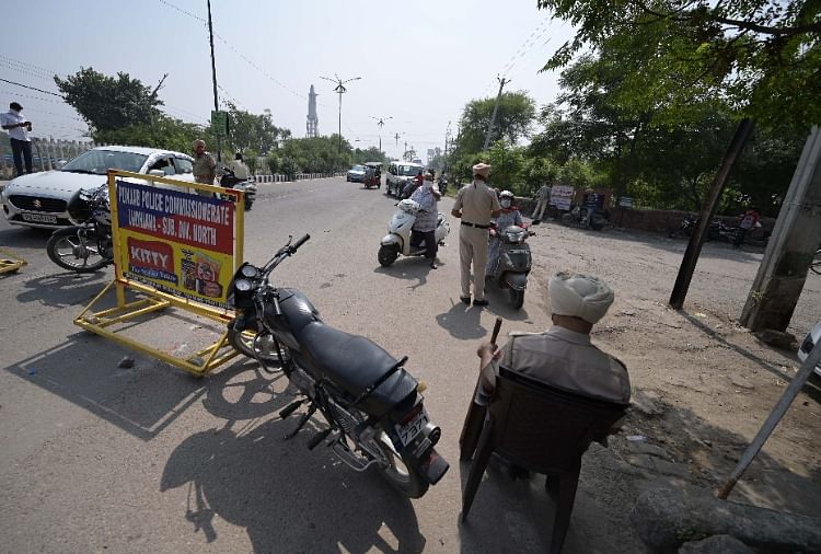 Punjab Bandh: Farmers Protest Against Farm Bills 2020 In Punjab - तस्वीरों  में देखें पंजाब बंद, बाजारों में सन्नाटा, सड़कों पर अन्नदाता, चप्पे-चप्पे  पर दिखी पुलिस - Amar ...