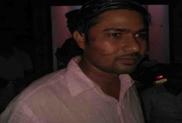 JE Shashi Kant giving information