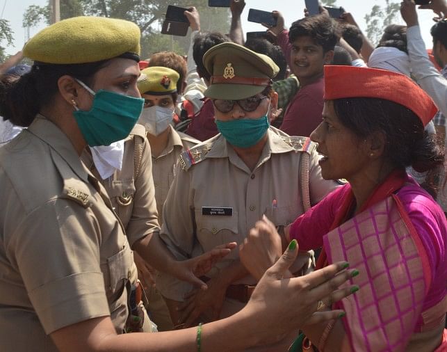 Hathras: An Attempt To Stop The Convoy Of Sp's Going To The House Of  Gang-rape Victim, Nokzonk