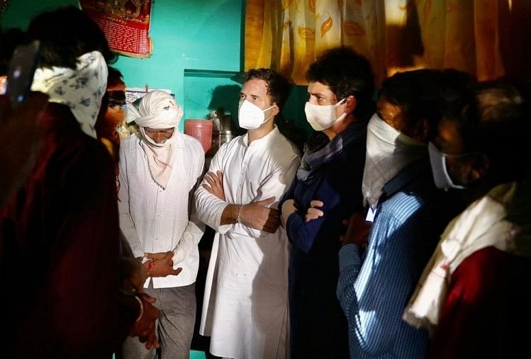 हाथरस मामला Live : मुलाकात के बाद राहुल ने कहा- हम पीड़ित परिवार के साथ, प्रियंका बोलीं- अन्याय के खिलाफ लड़ेंगे