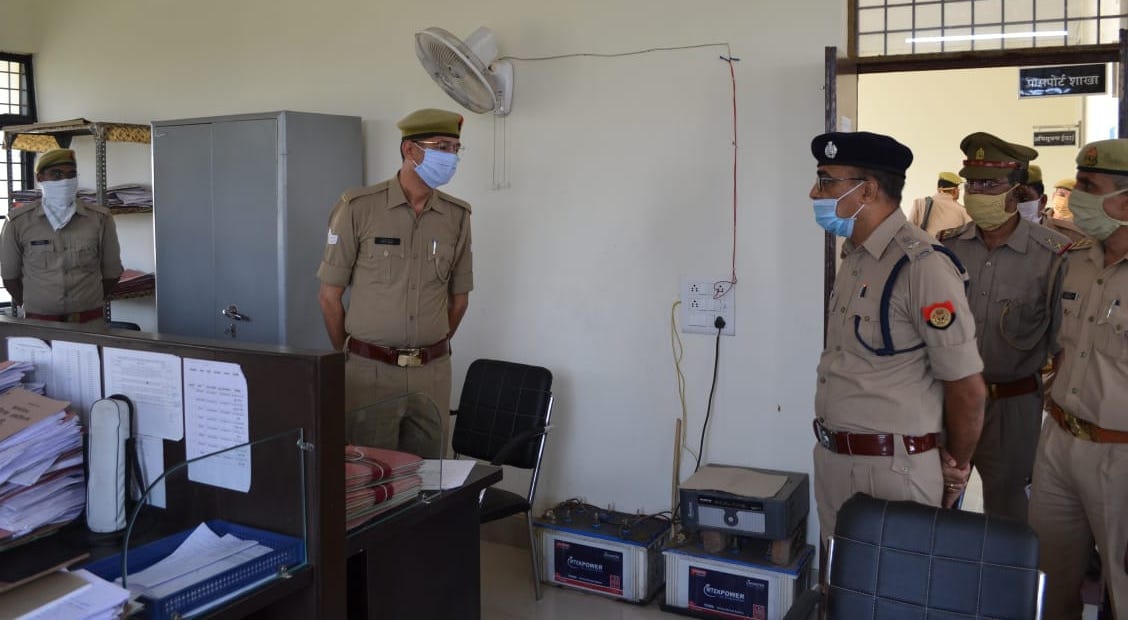 शामली पुलिस कार्यालय का निरिक्षण करते एसपी नित्यानंद राय शामली पुलिस कार्यालय का निरिक्षण करते एसपी नित्यानंद राय