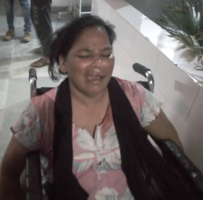 वारदात के बाद विलाप करती महिला।