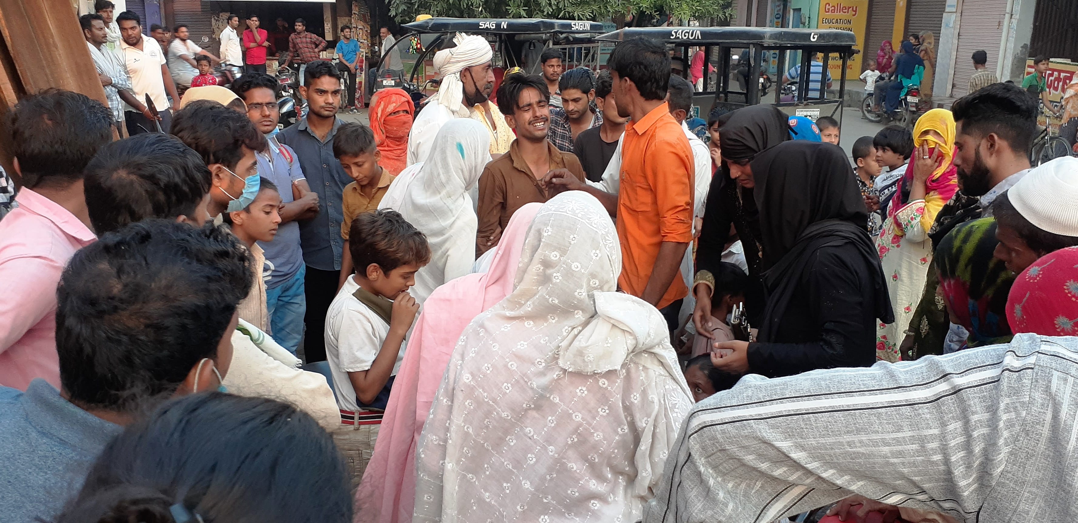 फोटो कैप्सन बुढ़ाना 07द्वठ्ठद्दड्ढस्रठ्ठ7 में बुढ़ाना में सड़क हादसे में हुई मौत पर सीएचसी में वि फोटो कैप्सन बुढ़ाना 07द्वठ्ठद्दड्ढस्रठ्ठ7 में बुढ़ाना में सड़क हादसे में हुई मौत पर सीएचसी में वि