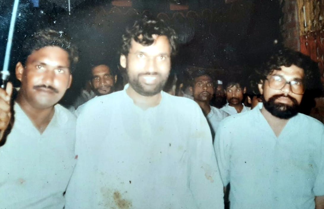 नगीना में 1990 में रामविलास पासवान पूर्व विधायक सतीश कुमार गौतम के साथ।