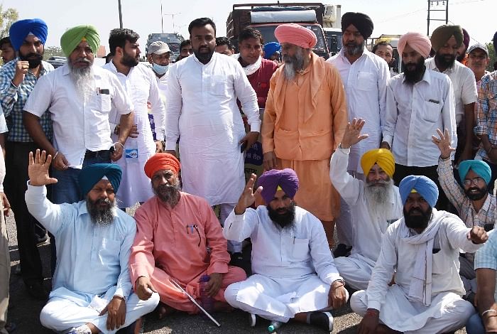 Punjab Bandh Today Latest News: Hathras Kand And Scholarship Scam - Punjab  Bandh: हाथरस कांड और वजीफा घोटाले के विरोध में पंजाब में रहा चक्का जाम,  विरोध प्रदर्शन - Amar Ujala Hindi