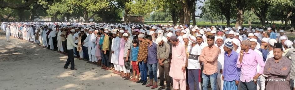 लालगंज के तेजगढ़ बरिस्ता में किसान के अंतिम संस्कार के दौरान भीड़ जुटने से टूटी सोशल डिस्टेंसिग? लालगंज के तेजगढ़ बरिस्ता में किसान के अंतिम संस्कार के दौरान भीड़ जुटने से टूटी सोशल डिस्टेंसिग?
