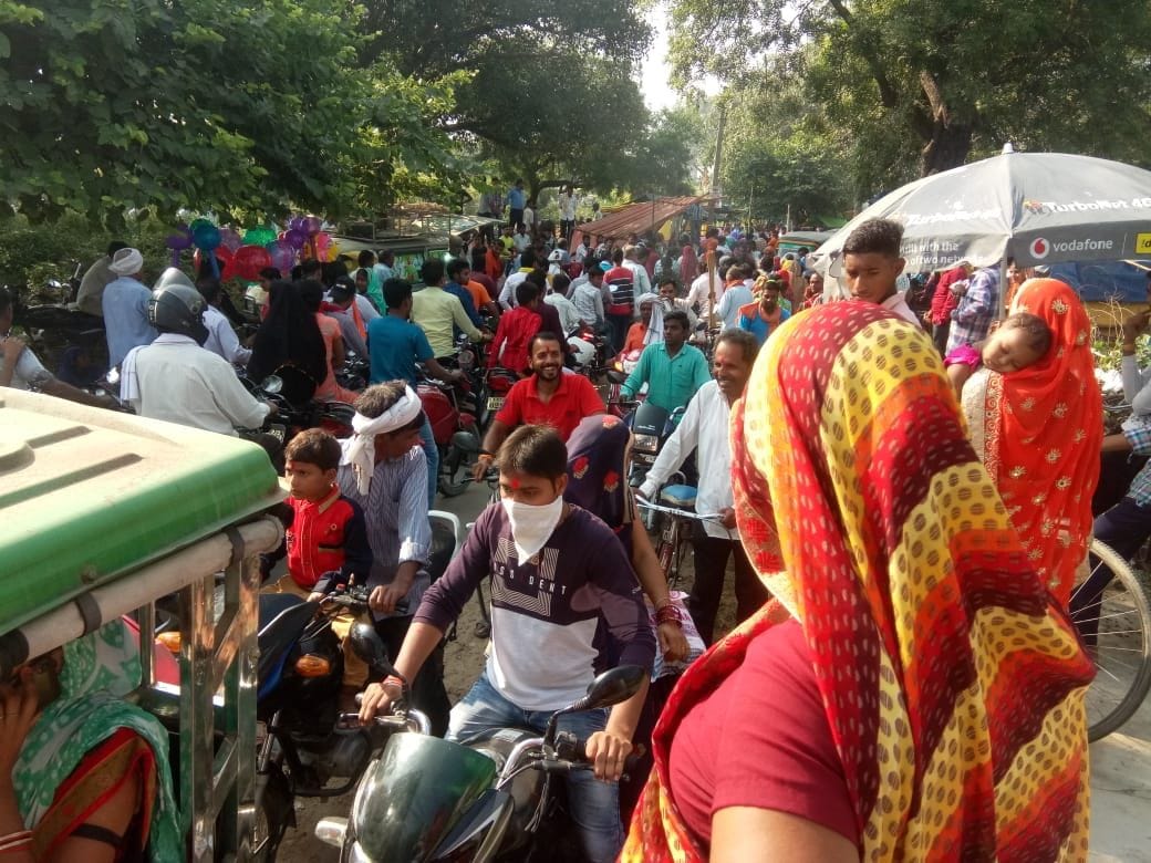 शनिवार को बेलखरनाथ धाम में मलमास मेले में उमड़ी भीड़। शनिवार को बेलखरनाथ धाम में मलमास मेले में उमड़ी भीड़।