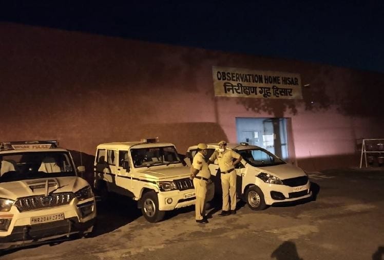 वार्डरों पर हमला करके 17 बाल बंदी बाल सुधार गृह से फरार, कोई संदिग्ध को लिफ्ट न दें : पुलिस