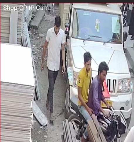 सीसीटीवी में कैद बाइक सवार बदमाश