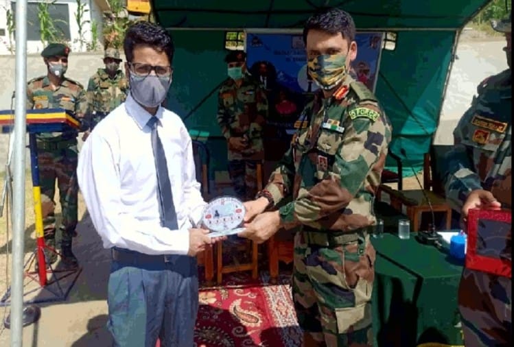 आतंकी का बेटा बना अफसर, सेना ने किया सम्मानित