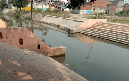 बाबा लालदास का बाड़ा स्थित पांवधोई नदी घाट। बाबा लालदास का बाड़ा स्थित पांवधोई नदी घाट।