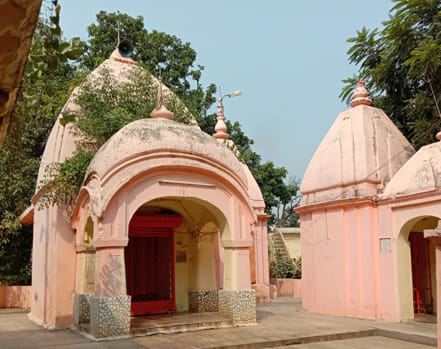 फुलवारी आश्रम। फुलवारी आश्रम।
