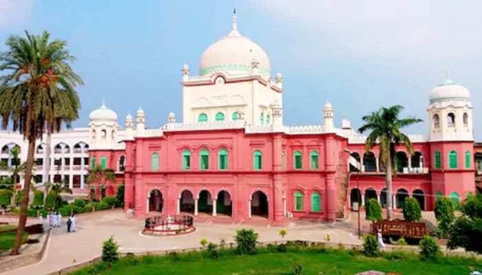 सहारनपुर: दारुल उलूम देवबंद (फाइल फोटो) सहारनपुर: दारुल उलूम देवबंद (फाइल फोटो)