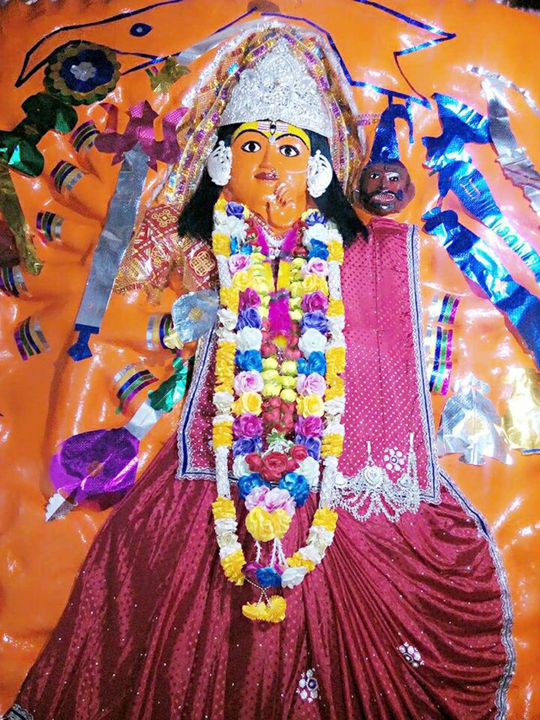 मां बड़ी चंद्रिका का भव्य स्वरूप मां बड़ी चंद्रिका का भव्य स्वरूप