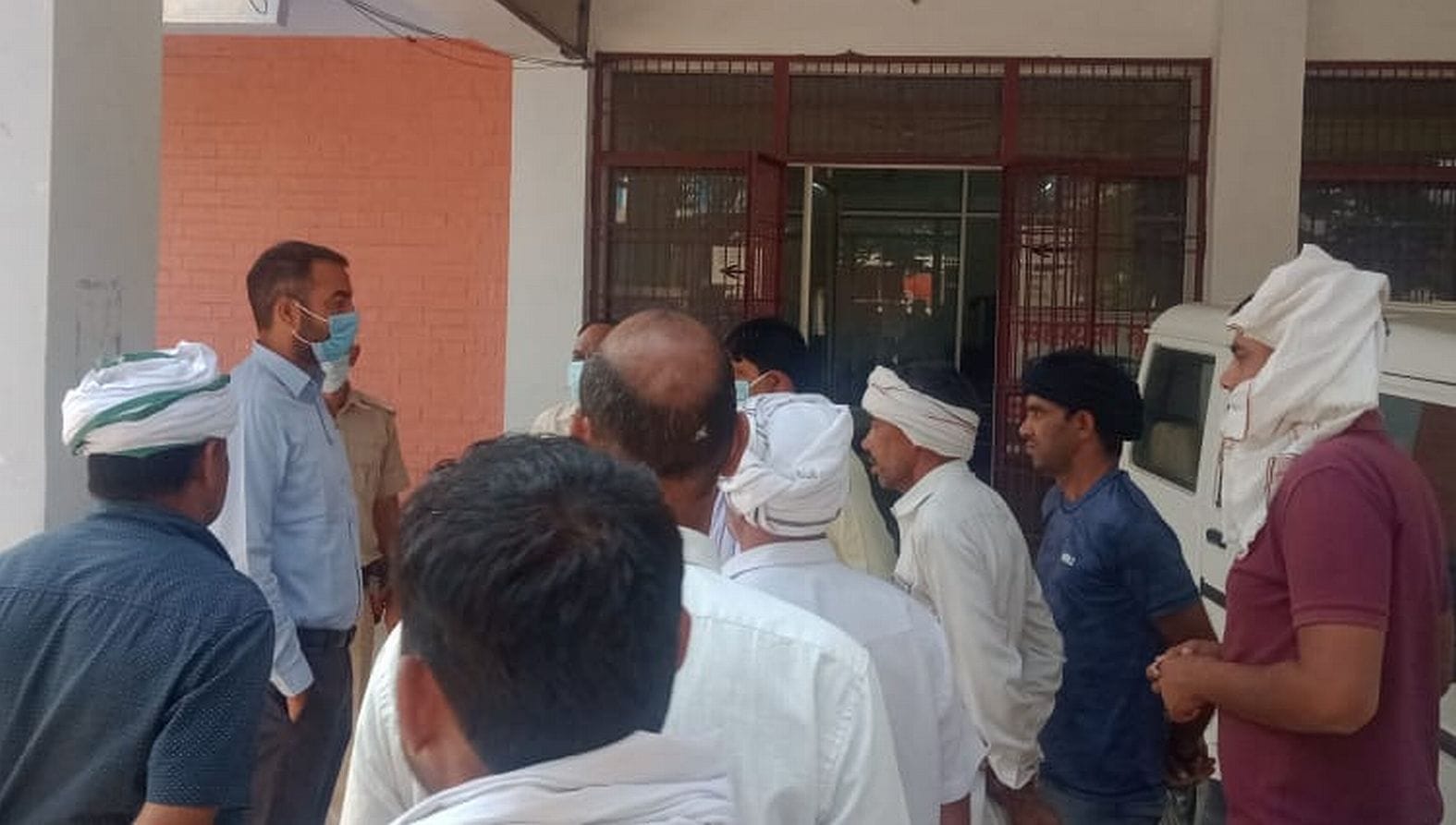 Farmers upset over discontinuing purchase of cotton Farmers upset over discontinuing purchase of cotton