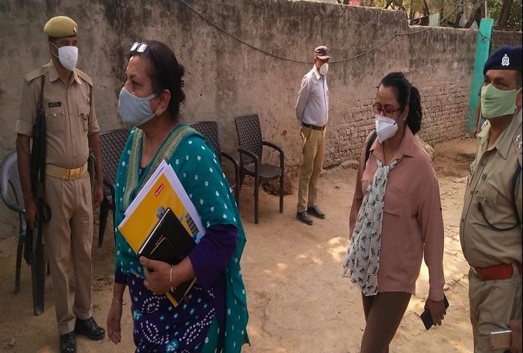 हाथरस कांड: फिर से बिटिया के घर पहुंची सीबीआई टीम, पांच घंटे तक चली पूछताछ सीबीआई टीम पहुंची बिटिया के घर