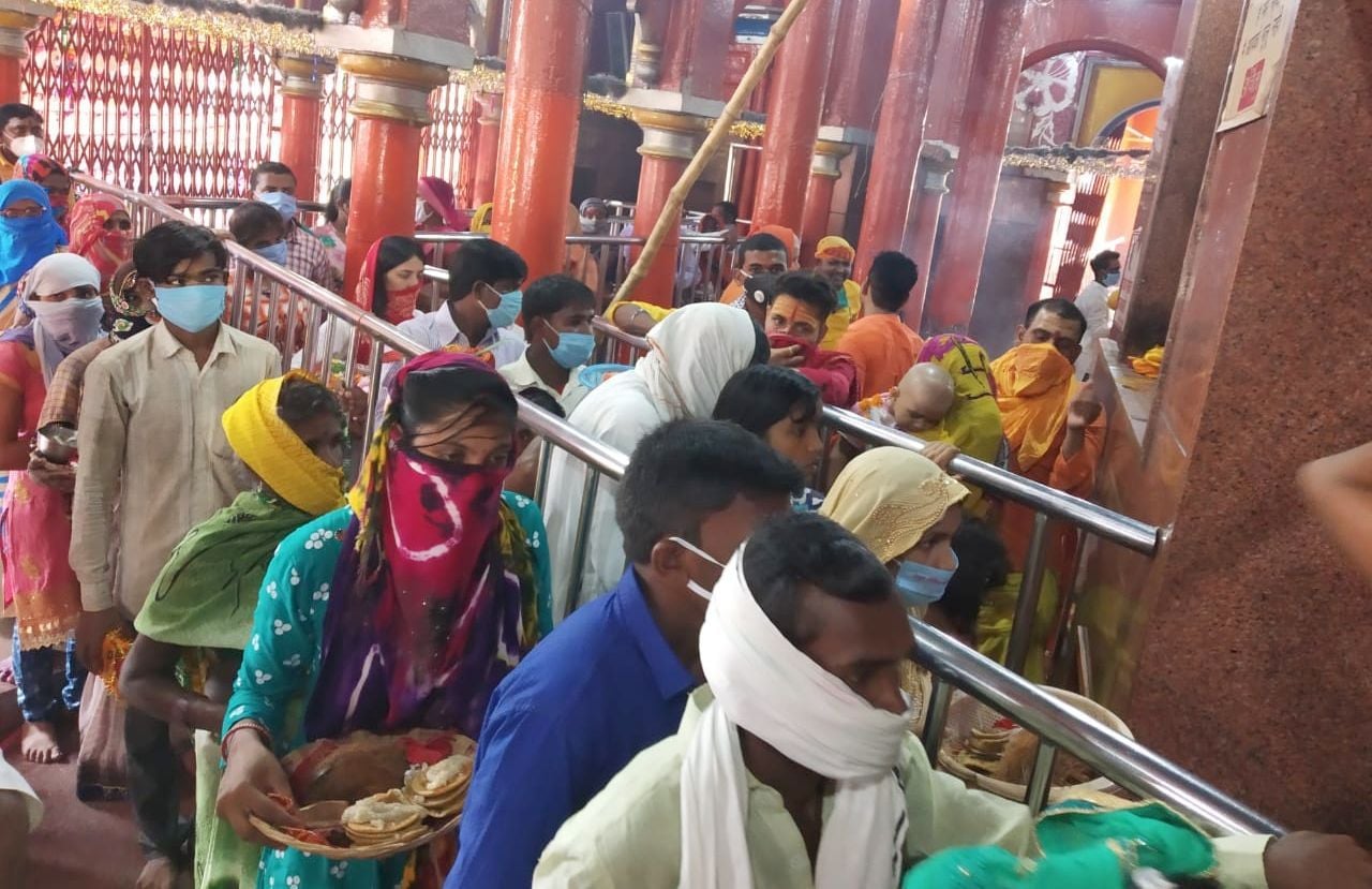 With urn installation Home-to-door Virajini's mother Gadambay, devotees started the Navratri fast With urn installation Home-to-door Virajini's mother Gadambay, devotees started the Navratri fast