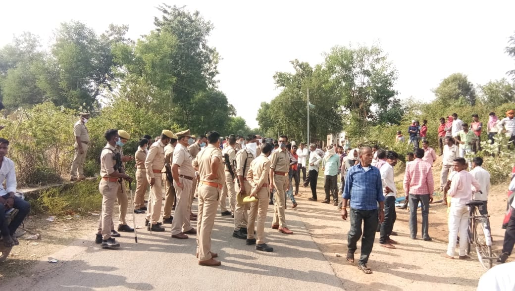 कैप्सन -1,2 - एक साथ रखे चारों मासूमों के शव 3 - वह मछली तालाब जिस में बालक हुए थे मृत 4 - तालबेहट से सुकुव? कैप्सन -1,2 - एक साथ रखे चारों मासूमों के शव 3 - वह मछली तालाब जिस में बालक हुए थे मृत 4 - तालबेहट से सुकुव?