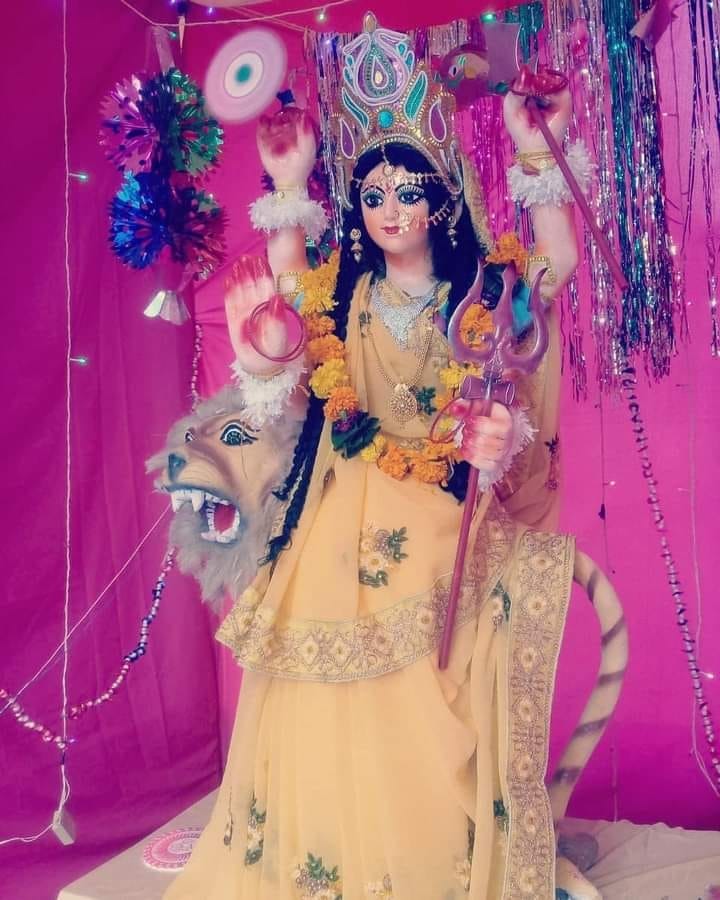 तालाबपुरा में विराजमान मां दुर्गा की प्रतिमा। तालाबपुरा में विराजमान मां दुर्गा की प्रतिमा।