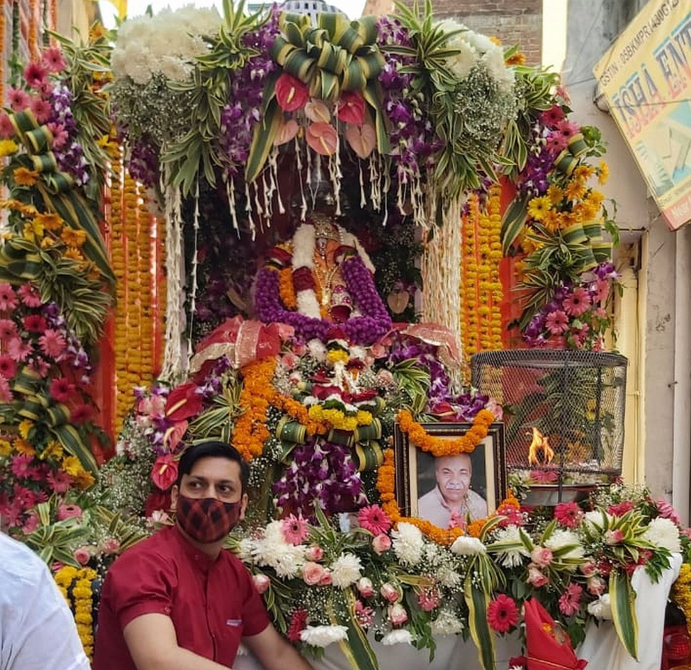 काशीपुर में सजा मां मंसा देवी का डोला। काशीपुर में सजा मां मंसा देवी का डोला।