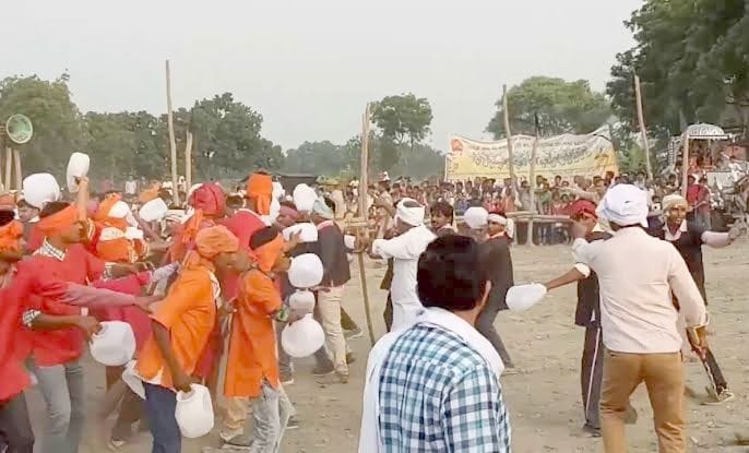 Daranagar's two-day historic flask war begins today Daranagar's two-day historic flask war begins today