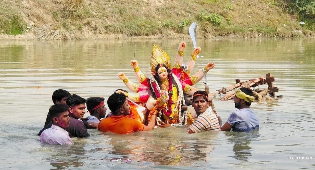 murti visharjan in kaushambi after end of shardiya navratra