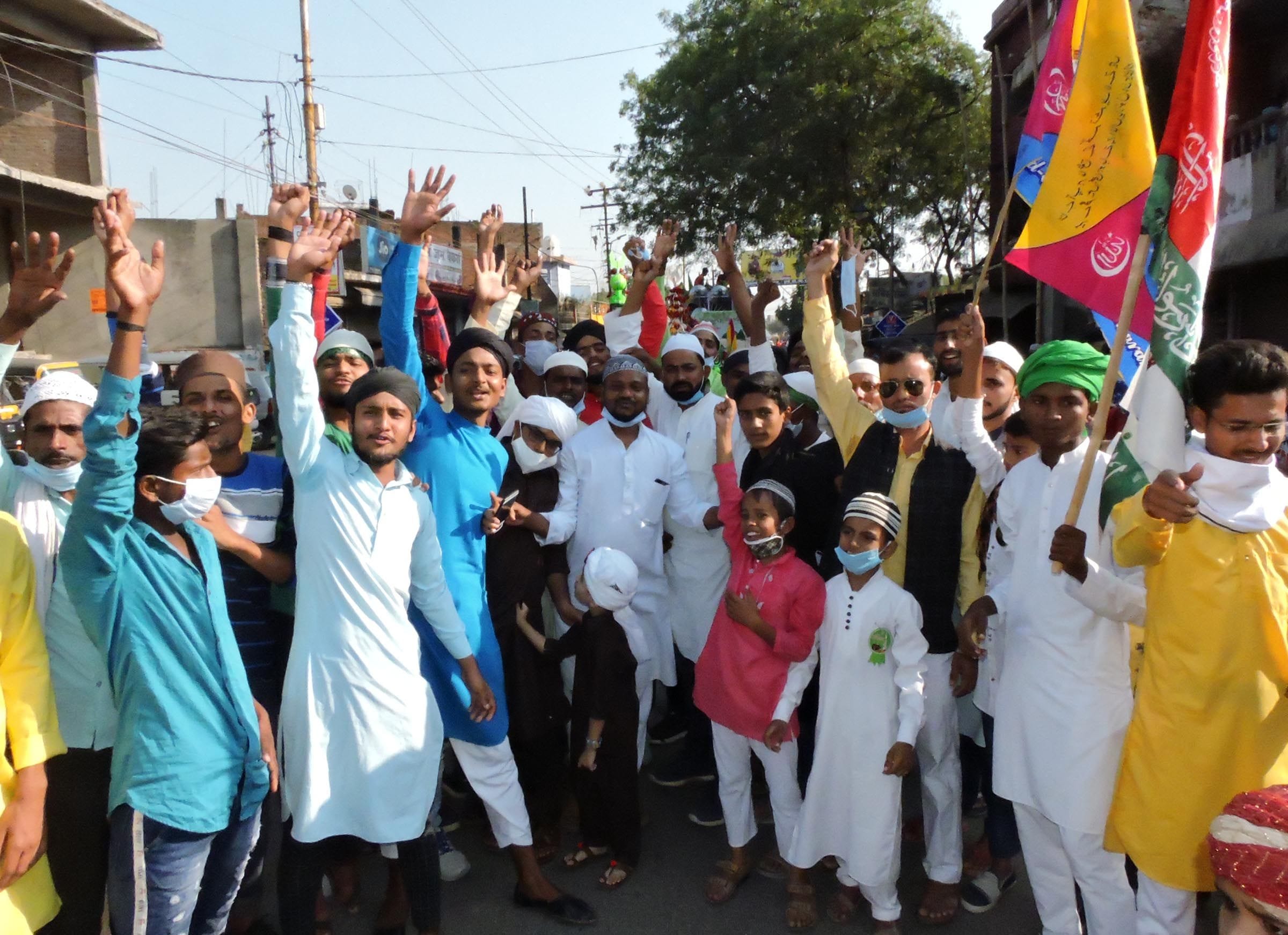 गुलशने मदीना से ईद मिलादुन्नबी पर निकला जुलूस।