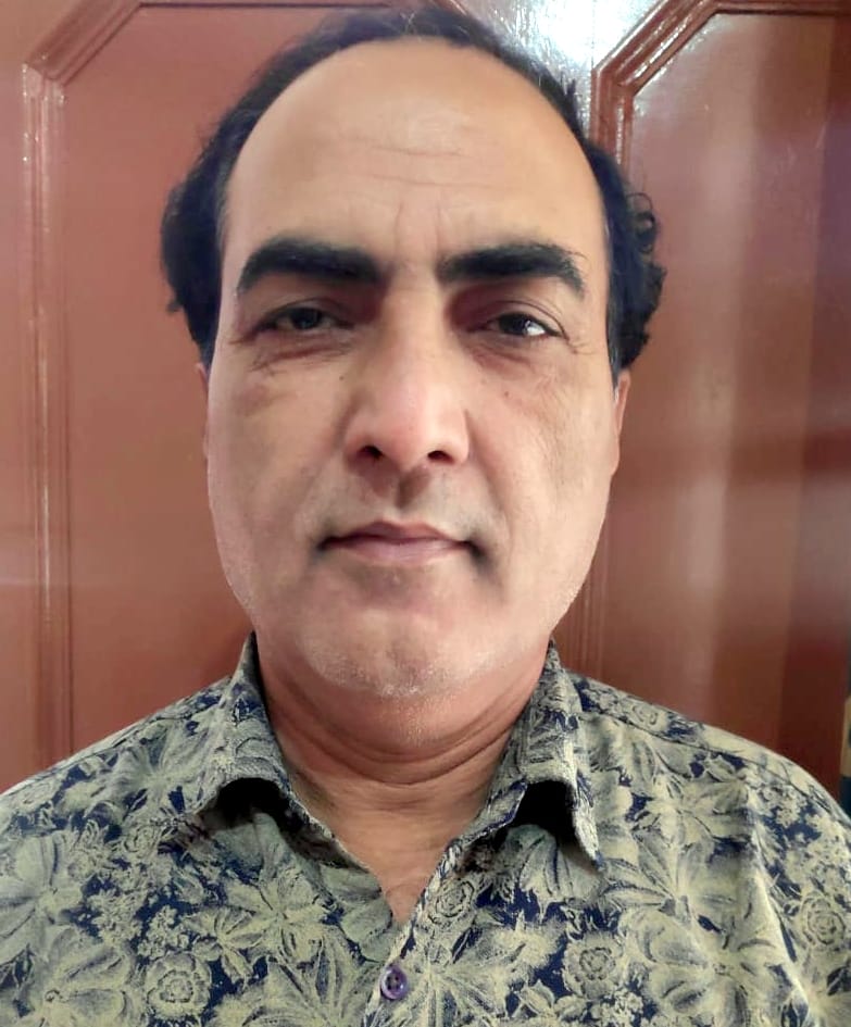 चंद्रकिरण त्यागी।
