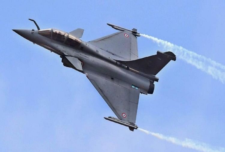 आज राफेल लड़ाकू विमान पहुंच रहे भारत, दुश्मनों की अब खैर नहीं