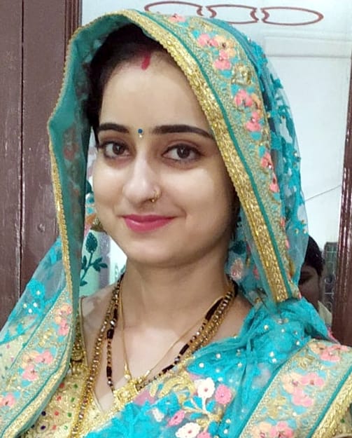 पहली बार करवाचौथ मनाने वाली मिताला चौधरी।