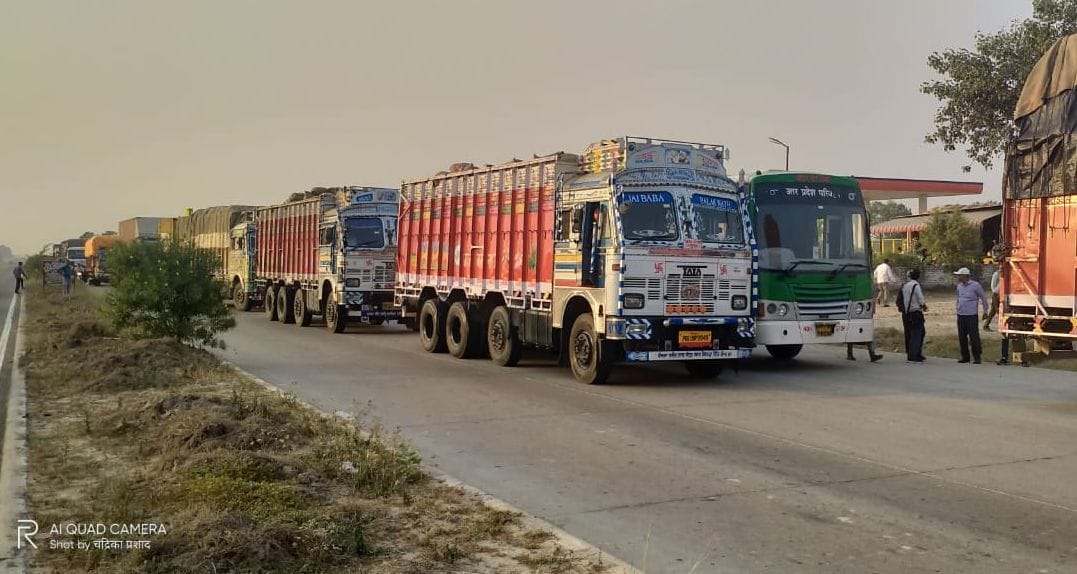 Uncontrolled container crushed three, including cyclist, died in Kaushambi