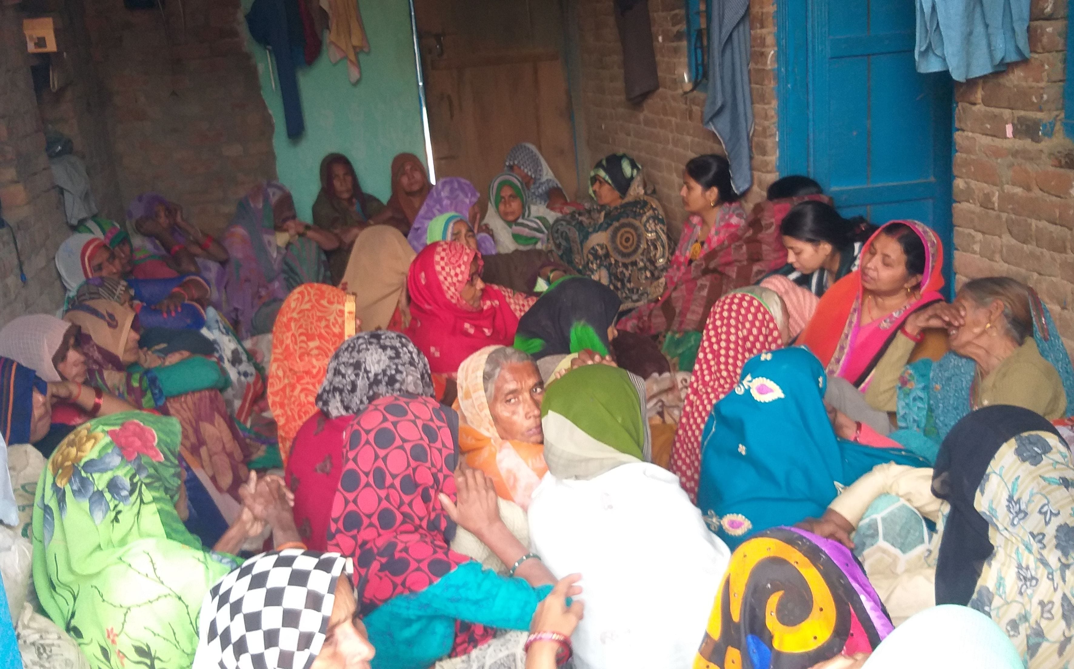 लालाराम की मौत पर बिलखते परिजन। लालाराम की मौत पर बिलखते परिजन।