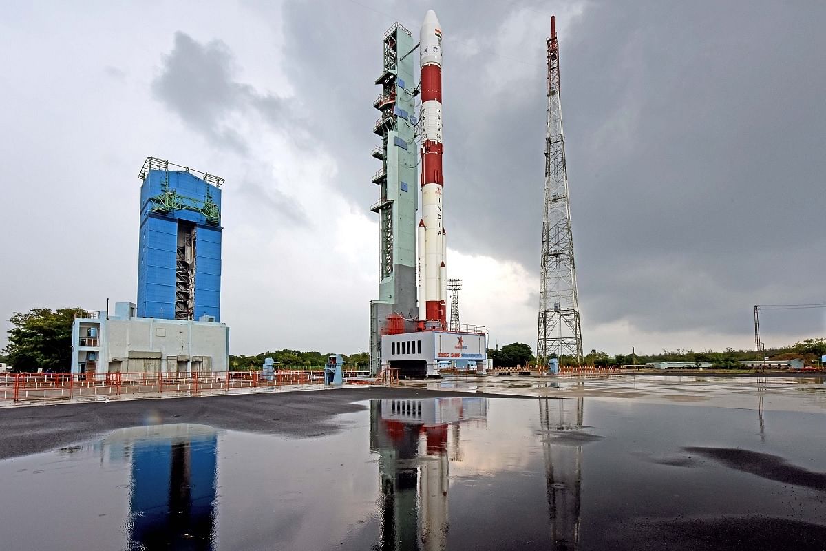 Isro Launched Eos01 And 9 Customer Satellites By Pslvc49 - नौ कस्टमर सैटेलाइट और ईओएस-01 उपग्रह लॉन्च, प्रधानमंत्री मोदी ने दी बधाई - Amar Ujala Hindi News Live