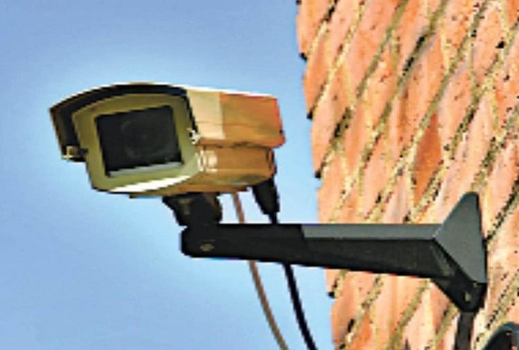 Un criminel de Delhi sous caution pour une femme enceinte prend soin de commencer à voler, une caméra de vidéosurveillance aide à l’attraper
