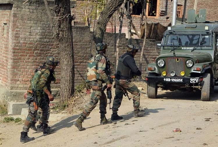 Jammu And Kashmir Encounter Between Terrorists And Security Forces In Watnira Area Of Bandipora - जम्मू-कश्मीर: सुरक्षाबलों और आतंकियों के बीच मुठभेड़, दो आतंकी ढेर, एक दहशतगर्द था ...