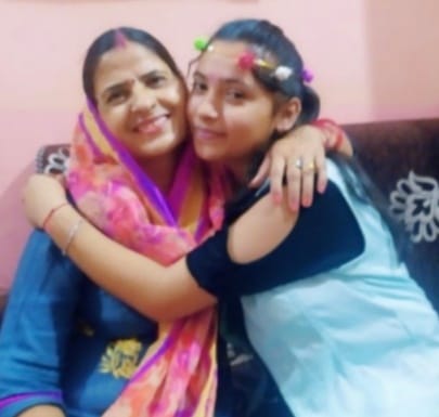 जलालाबाद निवासी योगेश रोहिल्ला अपनी बेटी महिमा रोहिल्ला के साथ जलालाबाद निवासी योगेश रोहिल्ला अपनी बेटी महिमा रोहिल्ला के साथ