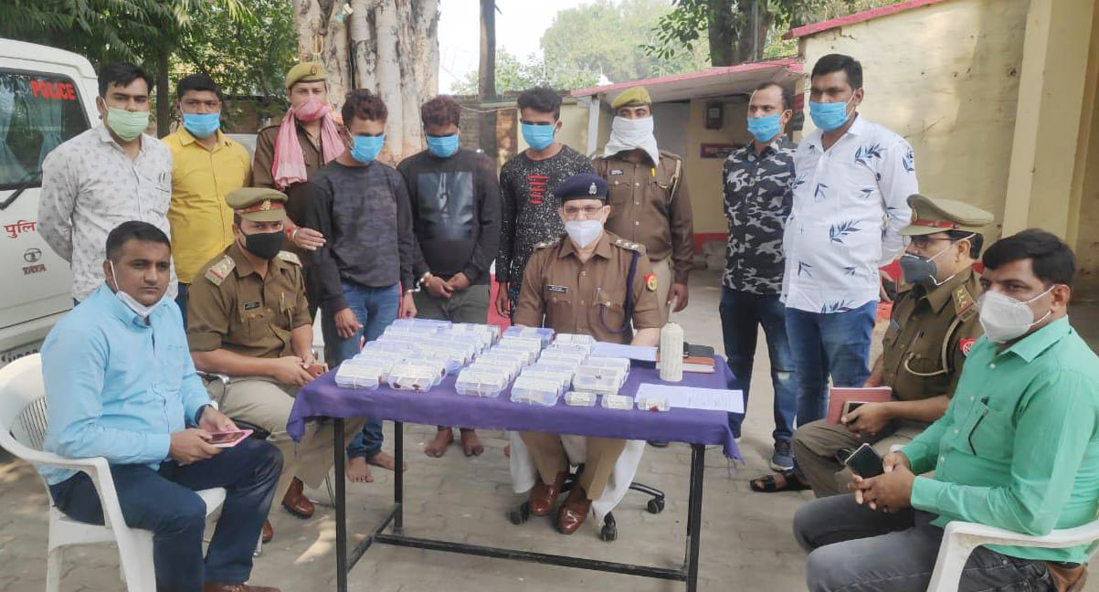 जीआरपी पुलिस की गिरफ्त में तीन शातिर चोर जीआरपी पुलिस की गिरफ्त में तीन शातिर चोर