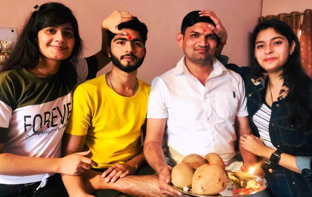 फोटो कैप्सन बुढ़ाना 16द्वठ्ठद्दड्ढस्रठ्ठ1 में बुढ़ाना में भाईयों को टीका करती बहनें। फोटो कैप्सन बुढ़ाना 16द्वठ्ठद्दड्ढस्रठ्ठ1 में बुढ़ाना में भाईयों को टीका करती बहनें।