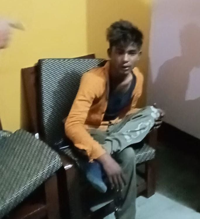 फोटो संख्या 19 दबोचा गया चोर