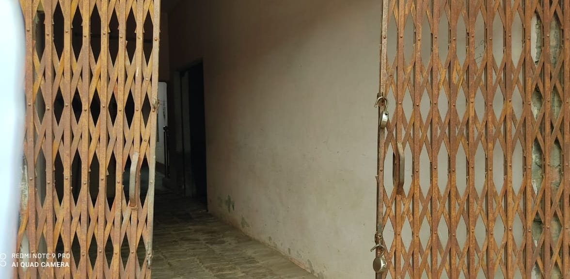 फोटो संख्या 24 इसी चैनल के ताले तोड़कर घर में दाखिल हुए थे चोर