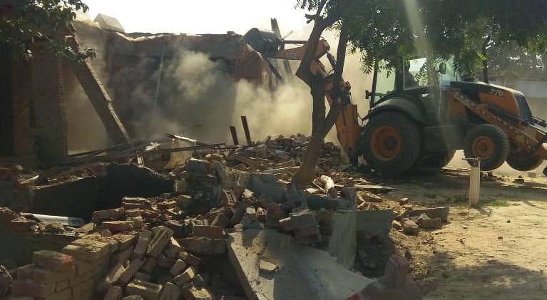 फोटो कैप्सन बुढ़ाना 17द्वठ्ठद्दड्ढस्रठ्ठ2 में कुरालसी गांव मे अवैध निर्माण गिराती जेसीबी मशीन। फोटो कैप्सन बुढ़ाना 17द्वठ्ठद्दड्ढस्रठ्ठ2 में कुरालसी गांव मे अवैध निर्माण गिराती जेसीबी मशीन।