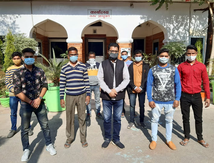 छठ पूजन से पहले बाबा लाल दास बाड़ा के घाट पर सफाई की मांग करने नगर निगम पहुंचे पूर्वांचल कल्याण सभ? छठ पूजन से पहले बाबा लाल दास बाड़ा के घाट पर सफाई की मांग करने नगर निगम पहुंचे पूर्वांचल कल्याण सभ?