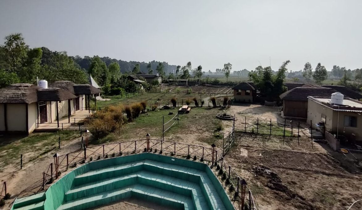 बराही जंगल से सटे इलाके में होम स्टे योजना के तहत हरी भरी वादियों के बीच बना टूरिज्म स्पॉट अर्थहो?