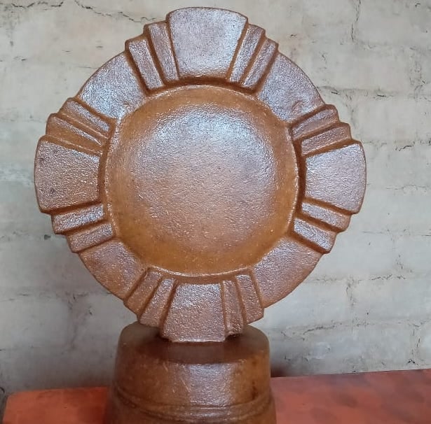 थानाभवन क्षेत्र के गांव कुतुबगढ में गाय के गोबर से तैयार की गई ट्राफी। थानाभवन क्षेत्र के गांव कुतुबगढ में गाय के गोबर से तैयार की गई ट्राफी।