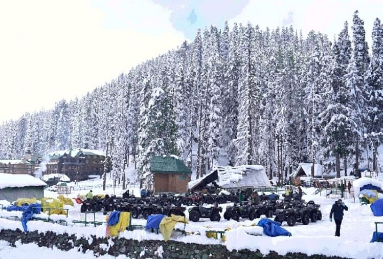 Severe Cold In The Mountains Heavy Rain And Snowfall Expected From Today -  जम्मू-कश्मीरः पहाड़ों में कड़ाके की ठंड, श्रीनगर सर्द, आज से भारी बारिश और  बर्फबारी के आसार - Amar Ujala