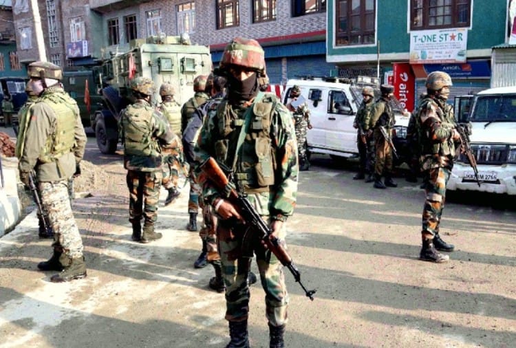 युवाओं ने आतंकवाद के खिलाफ बुलंद की आवाज कहा- हम हिंदुस्तान के साथ